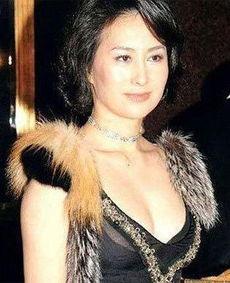 荣大夫爆料何超琼视频,一场豪门恩怨的真相大揭秘 第2张 荣大夫爆料何超琼视频,一场豪门恩怨的真相大揭秘 第2张